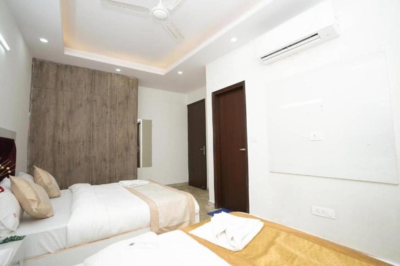 Diamond 10 Mints Walking From Nizamuddin Railway Station New Delhi