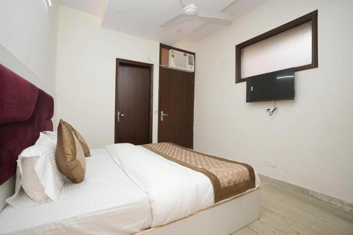 Diamond 10 Mints Walking From Nizamuddin Railway Station Hotel New Delhi