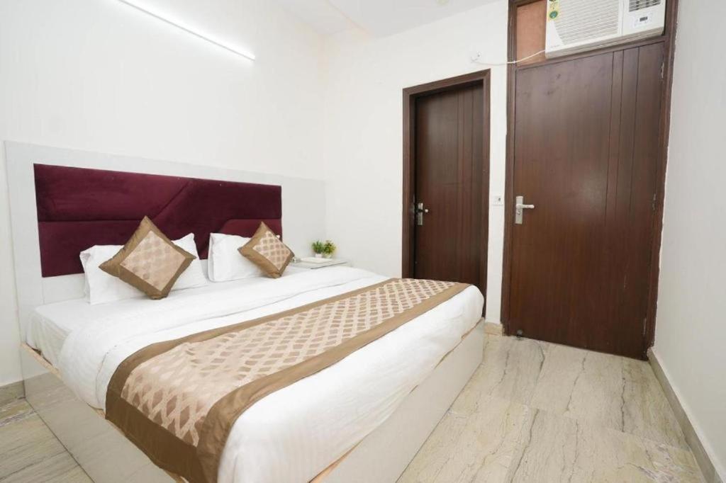 Hotel Diamond 10 Mints Walking From Nizamuddin Railway Station