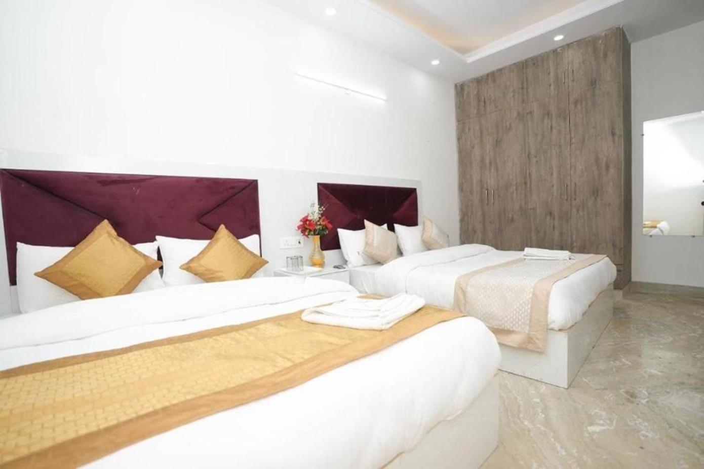 Hotel Diamond 10 Mints Walking From Nizamuddin Railway Station