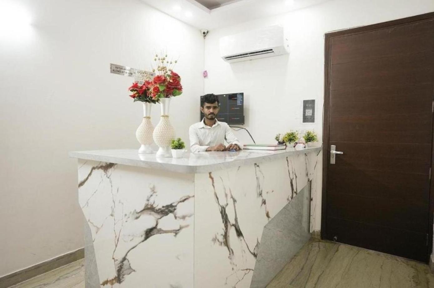 Diamond 10 Mints Walking From Nizamuddin Railway Station Hotel